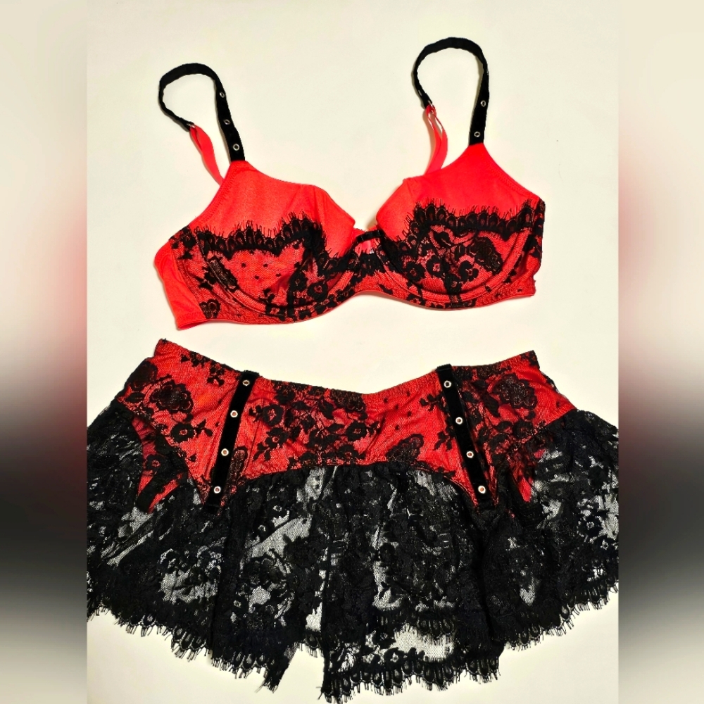Y2K Vintage Victoria's Secret Goth 36b M Bra Skirt Set Sexy Little Things